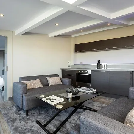 Sleeps 10 Pool Air Con Wifi