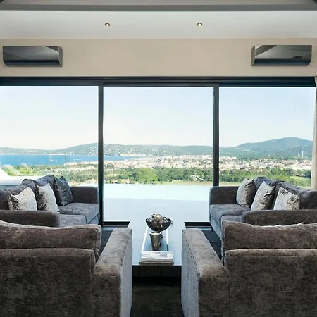 Sleeps 10 Pool Air Con Wifi Villa *